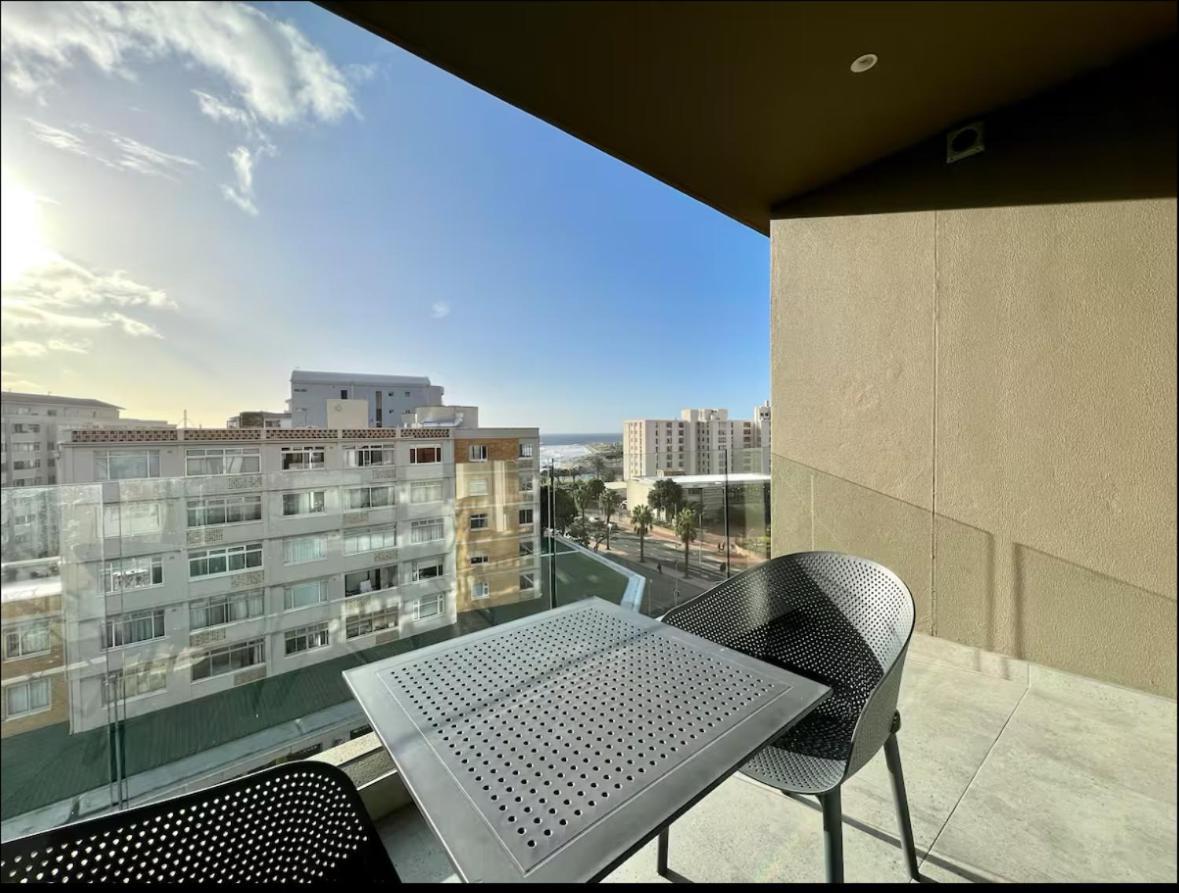 Stunning Seapoint With View *