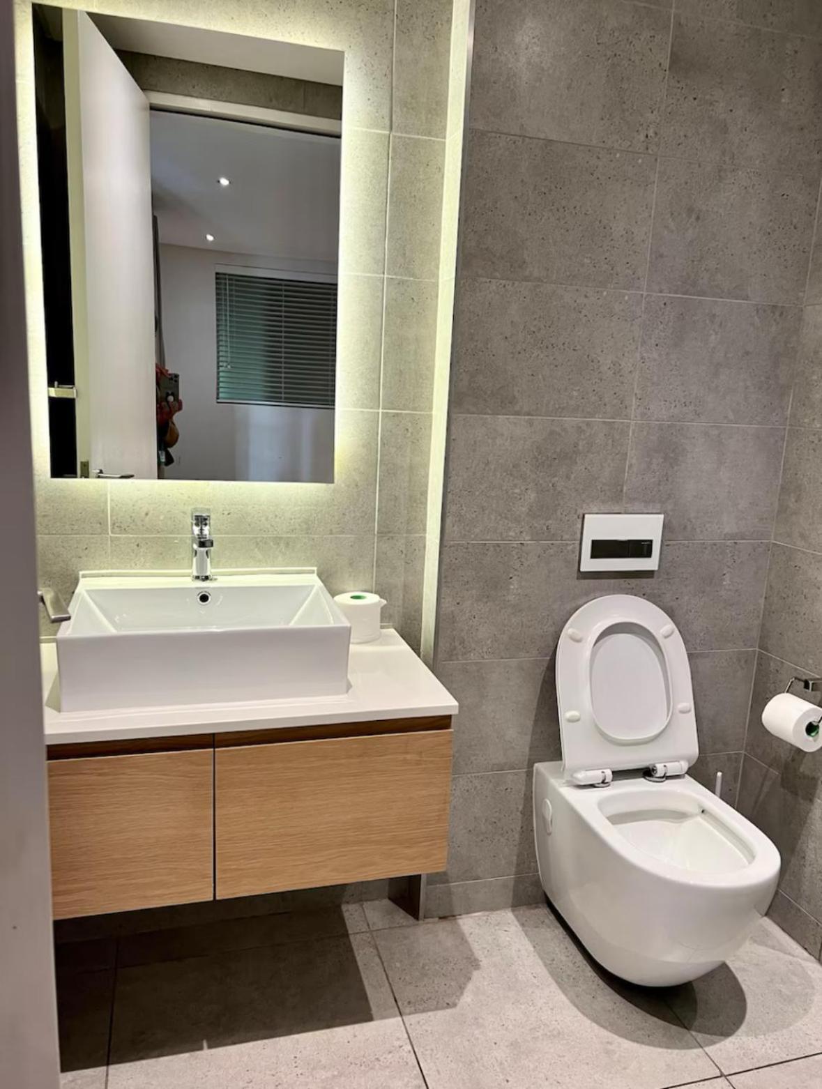 Stunning Seapoint With View Apartment