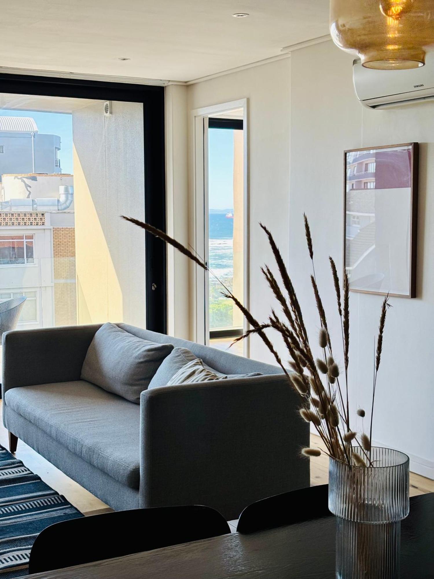 Apartment Stunning Seapoint With View